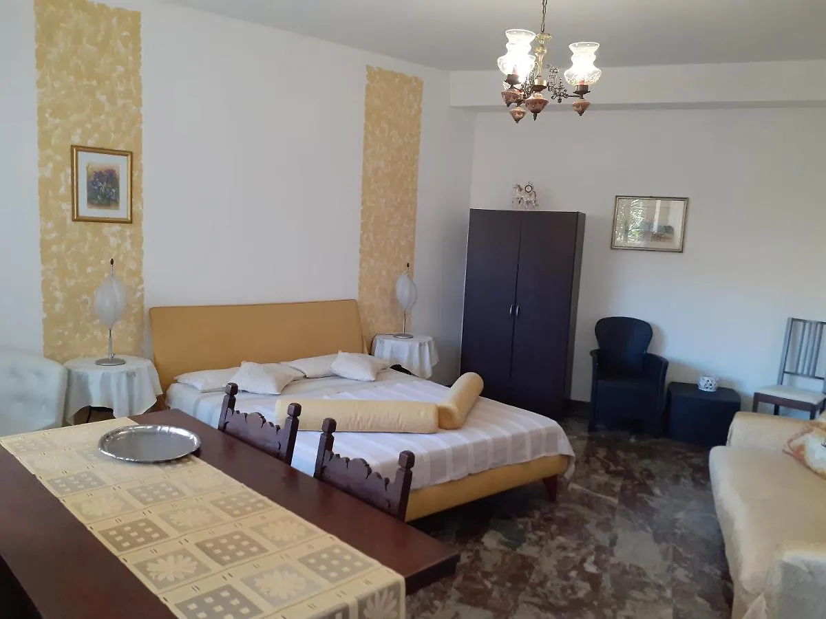 Saglia Apartments Malcesine